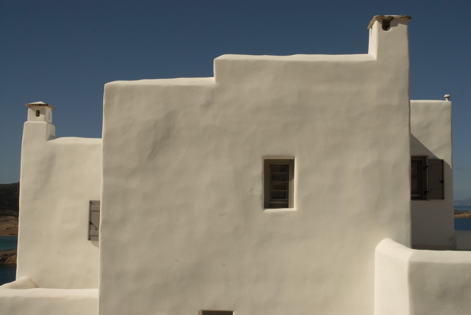 ANTIPAROS
