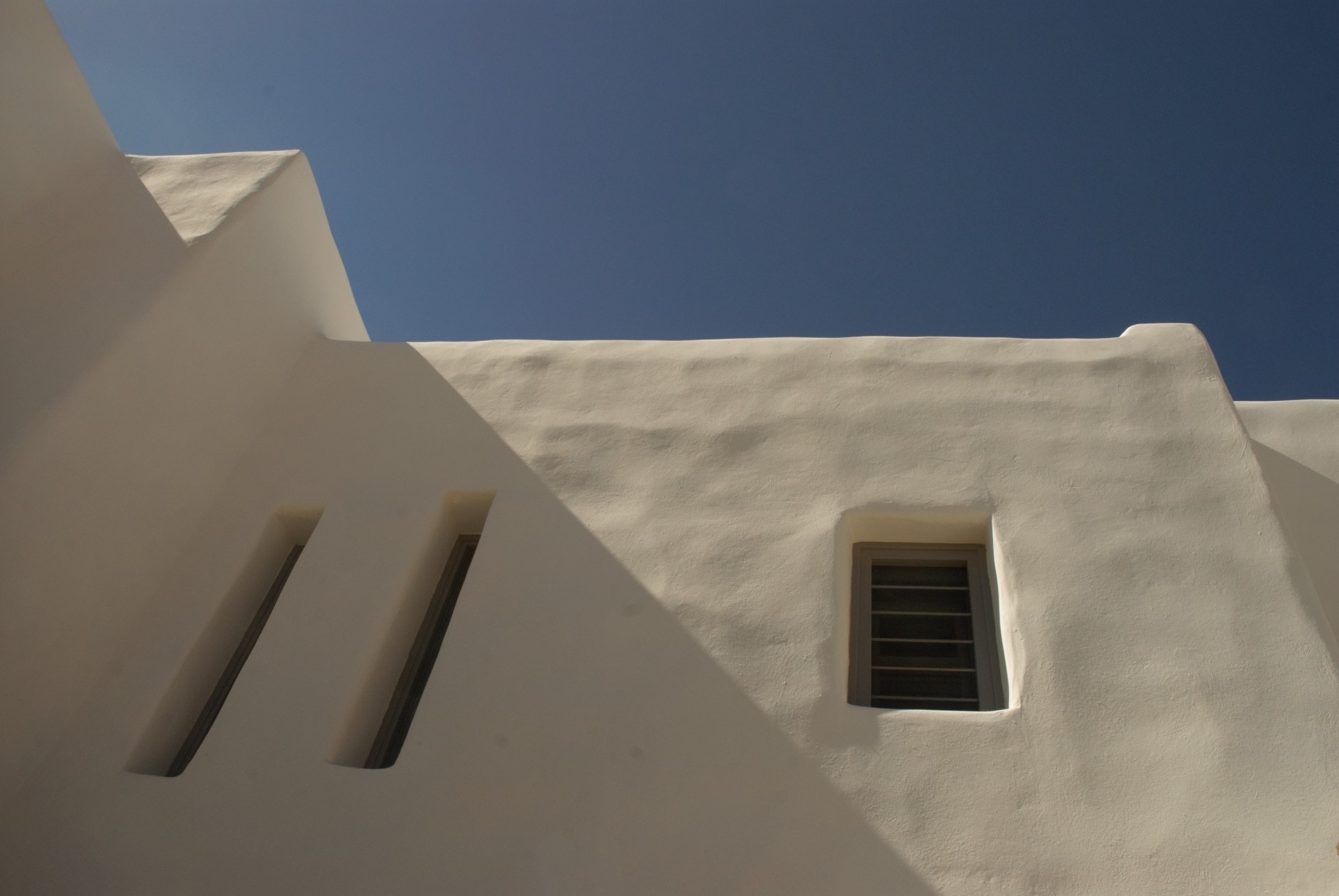 ANTIPAROS