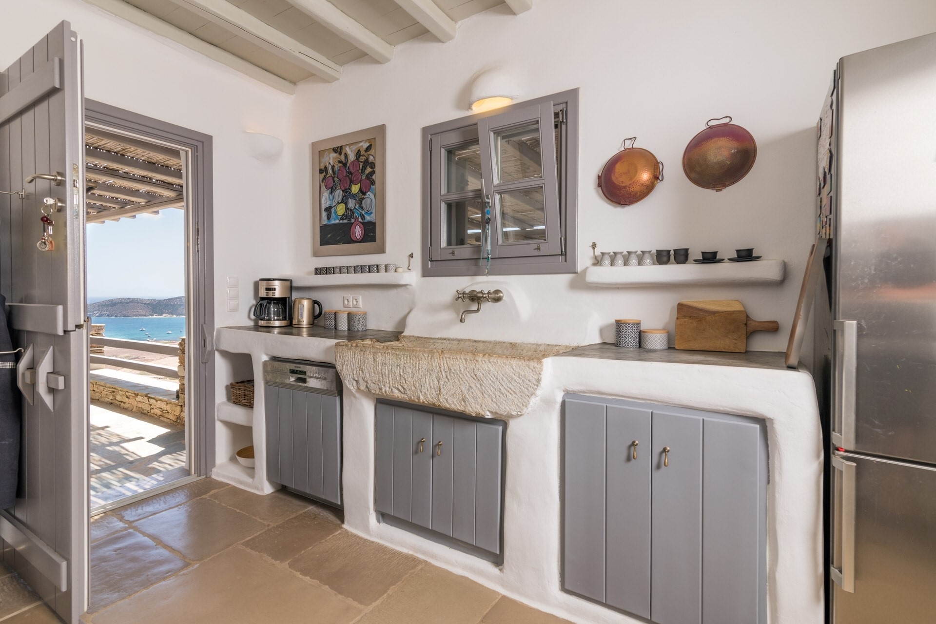 ANTIPAROS