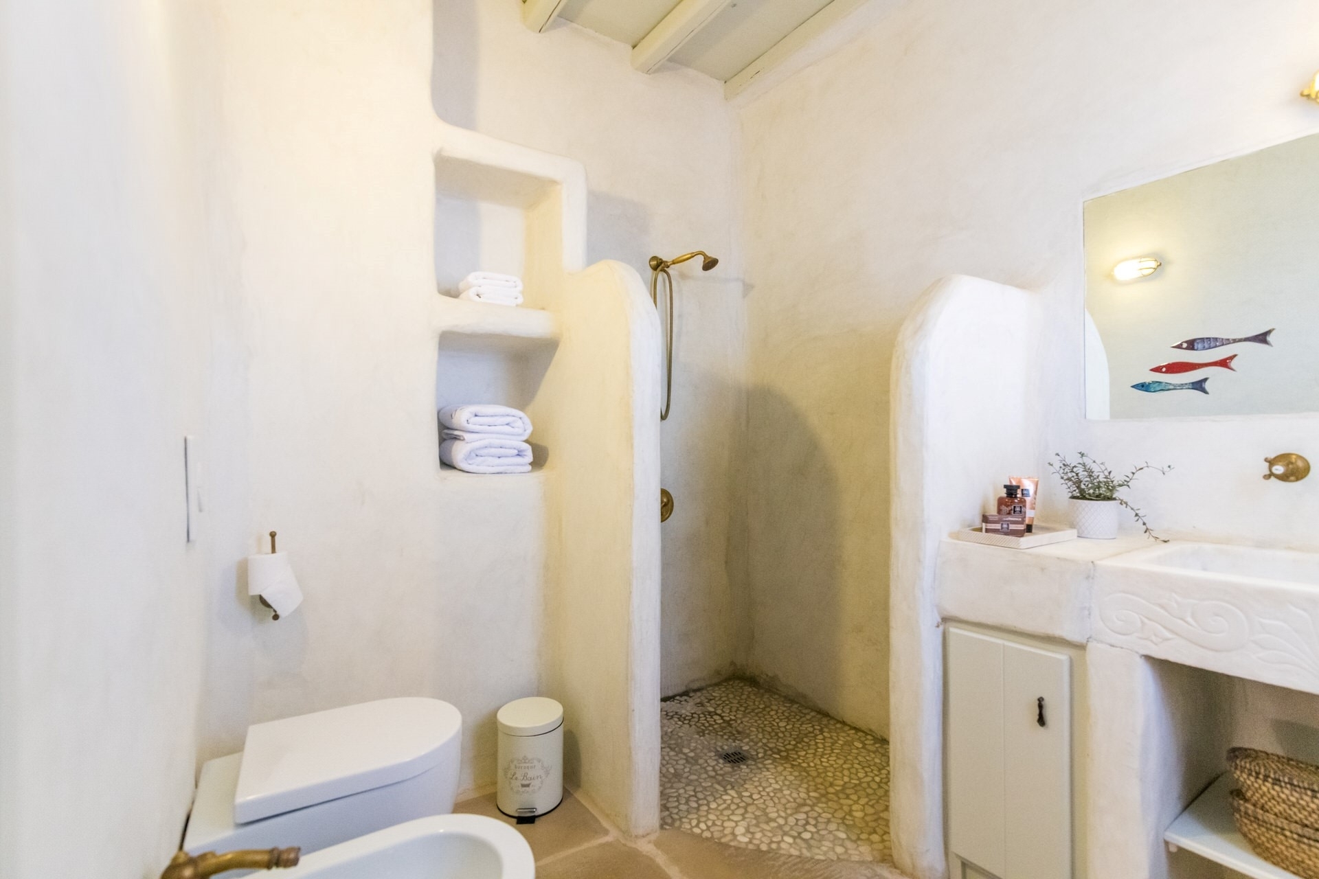 ANTIPAROS